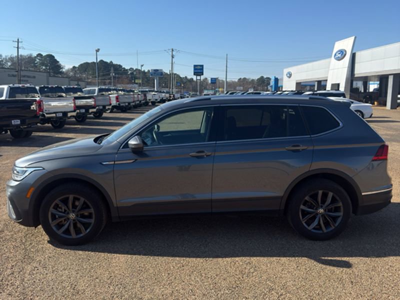 Used 2024 Volkswagen Tiguan SE video 2