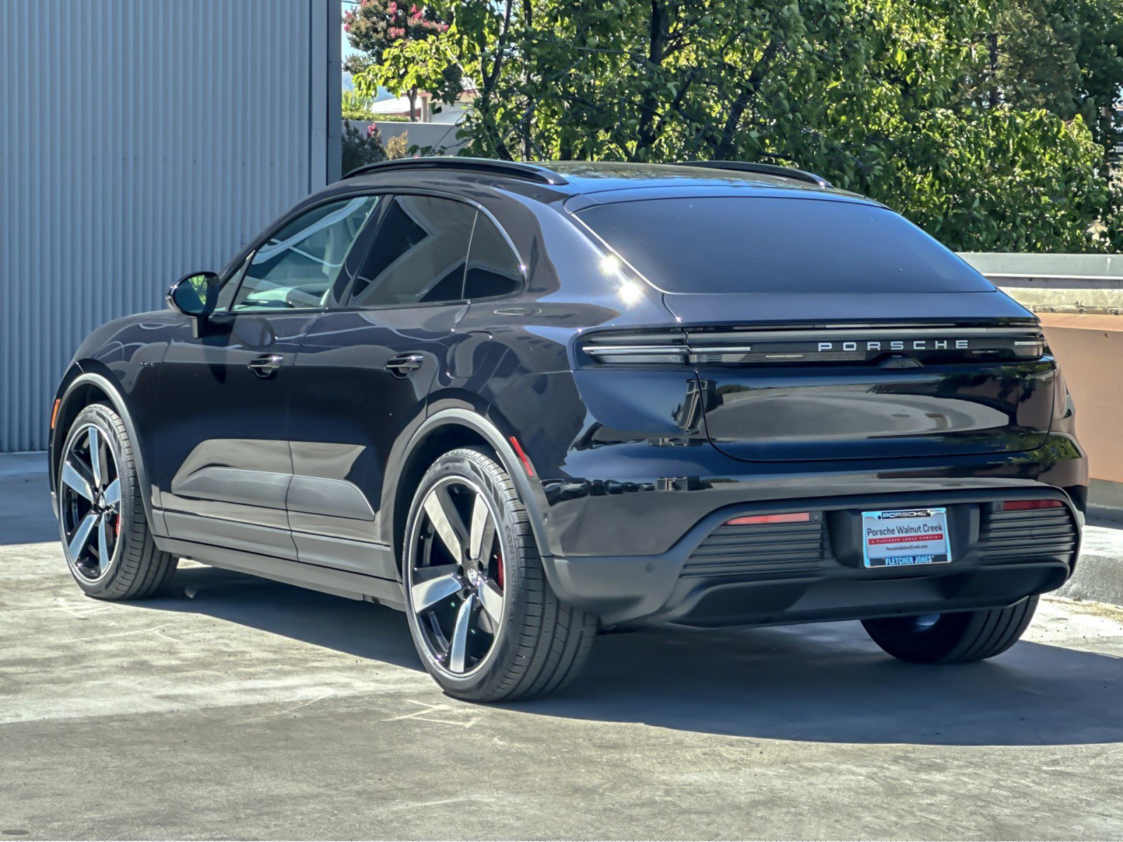 New 2025 Porsche Macan 4S Electric image 3