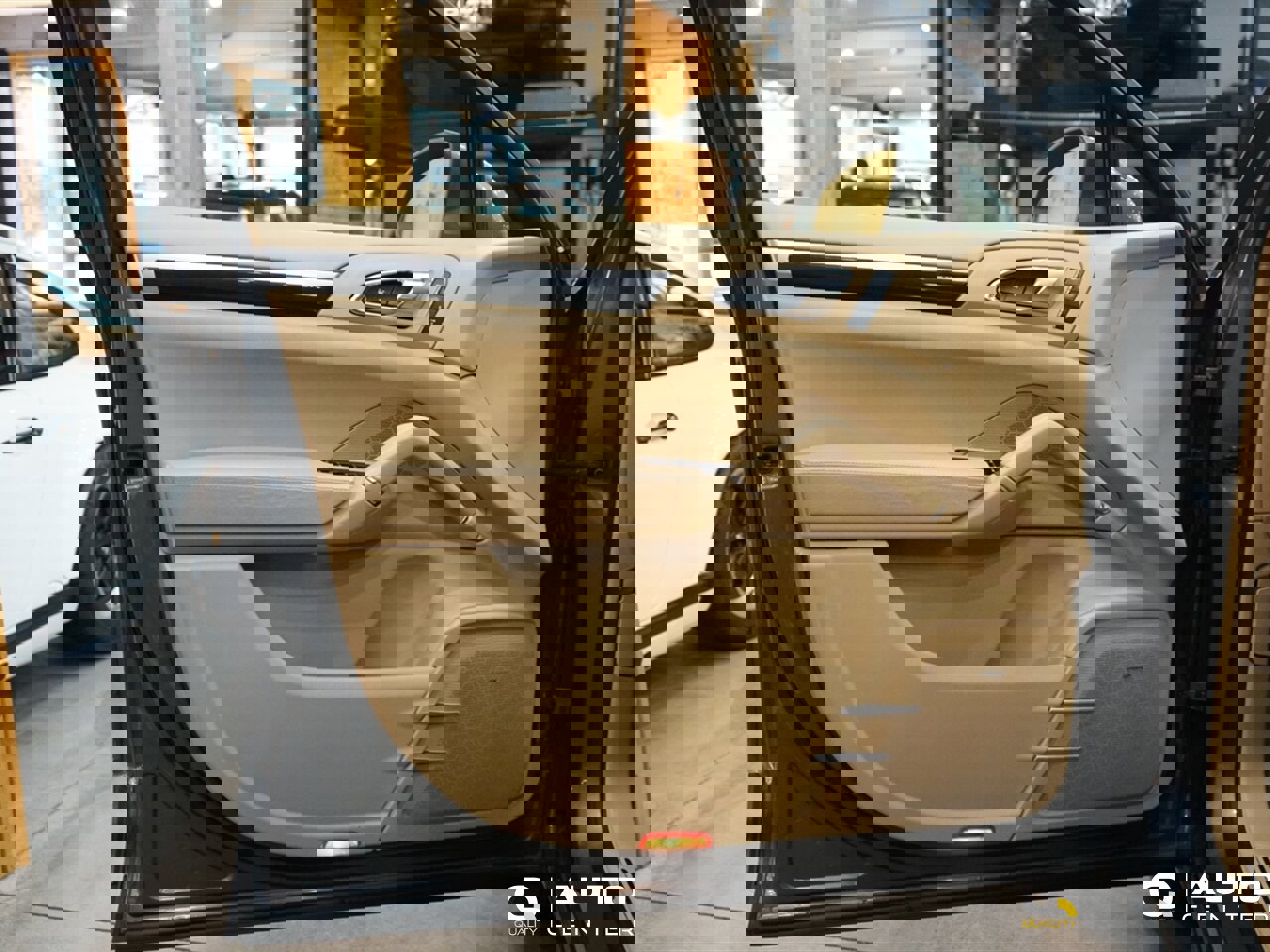 Used 2013 Porsche Cayenne Diesel image 12