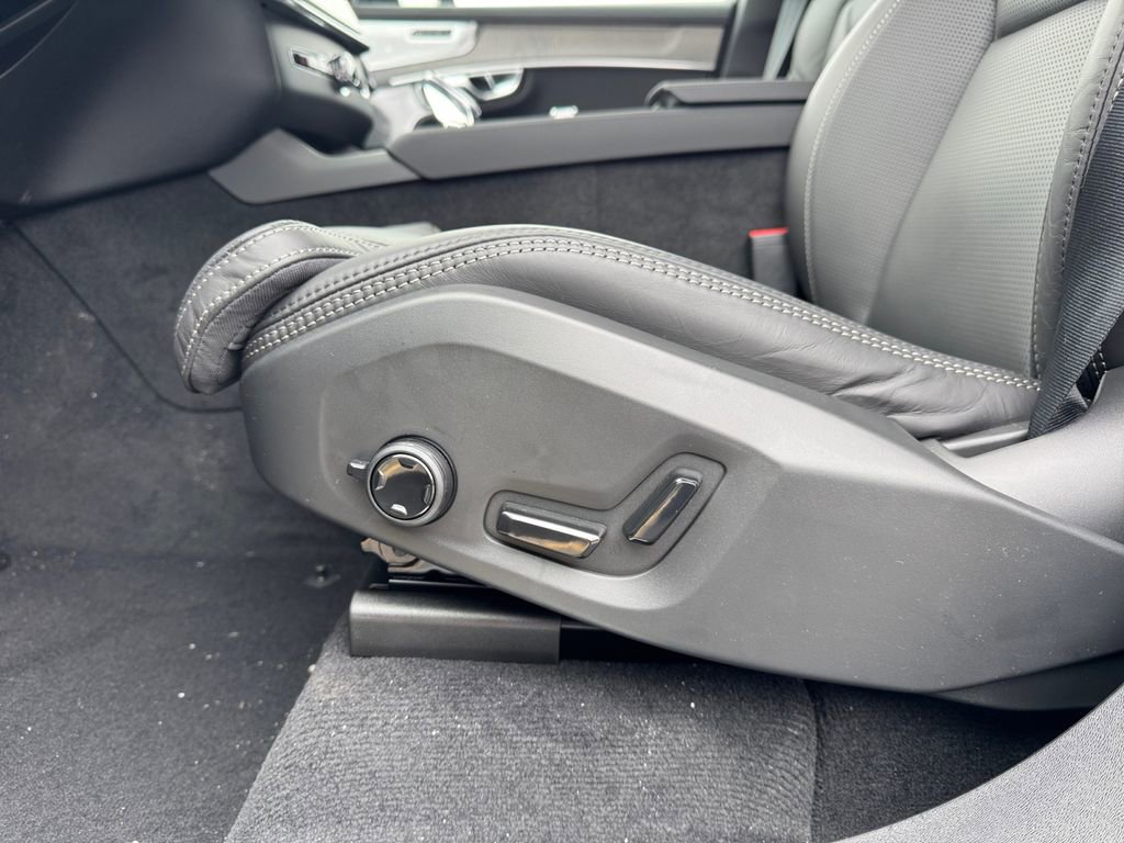 New 2026 Volvo XC90 T8 Ultra w/ Protection Package Premier image 28