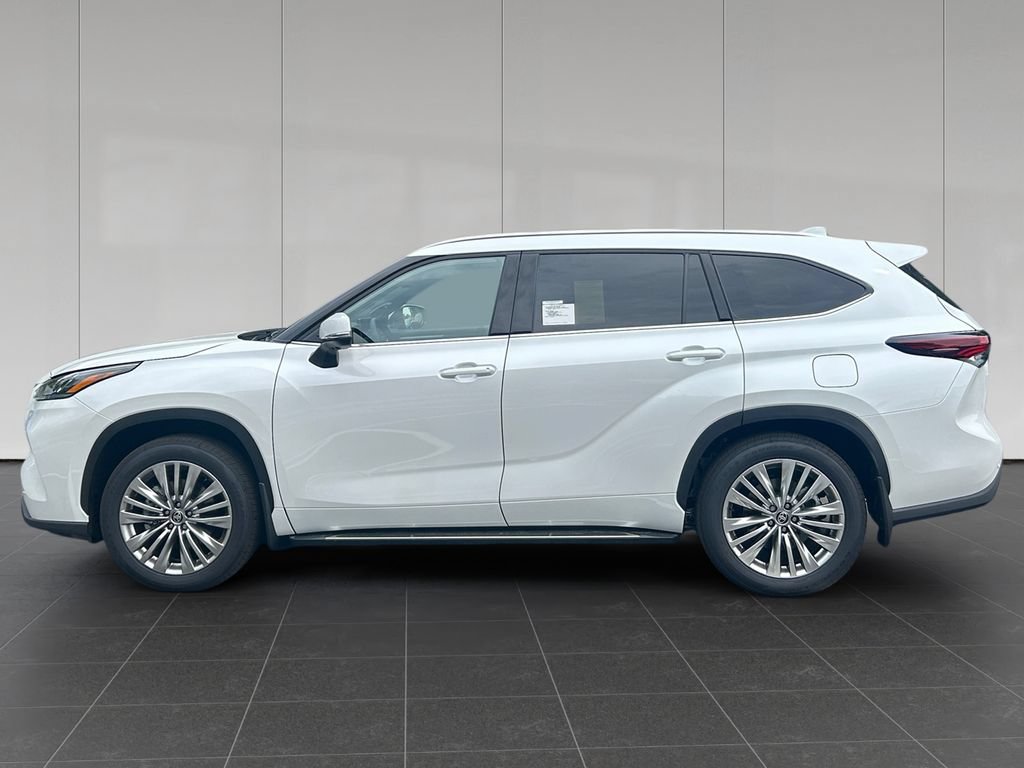 New 2026 Toyota Highlander Platinum AWD/4WD image 2
