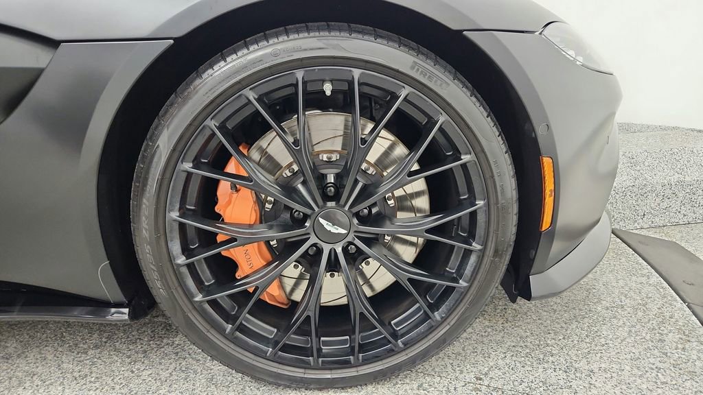 Used 2022 Aston Martin V8 Vantage Roadster image 34