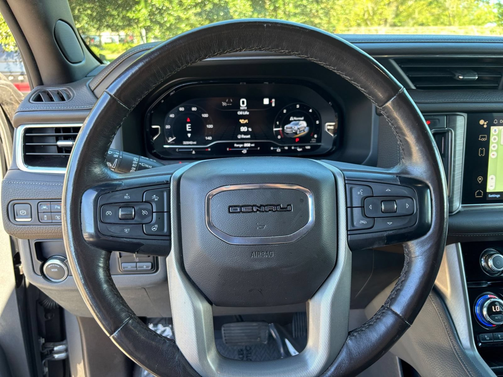 Used 2022 GMC Yukon Denali w/ Denali Premium Package RWD image 30