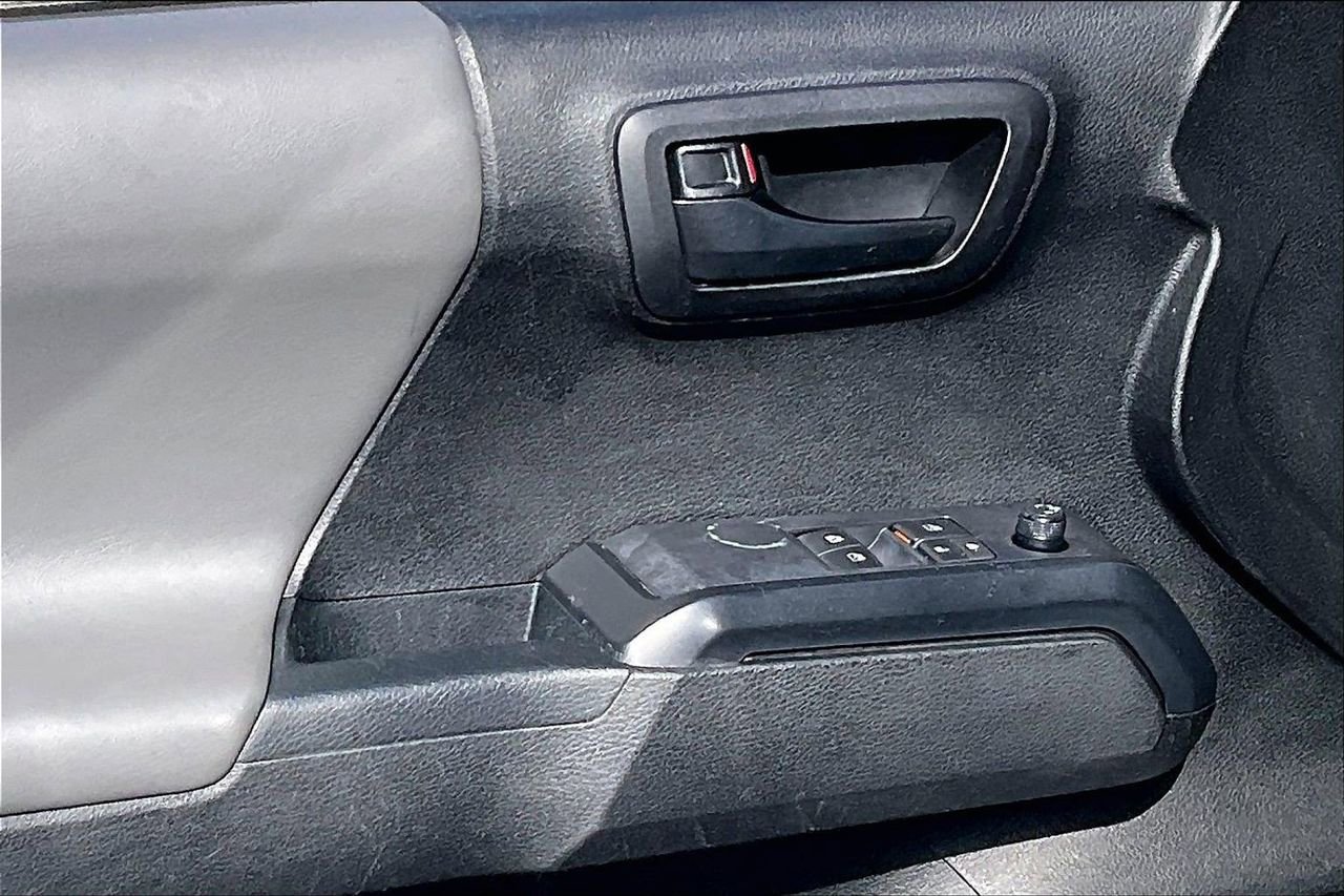 Used 2022 Toyota Tacoma SR RWD image 27