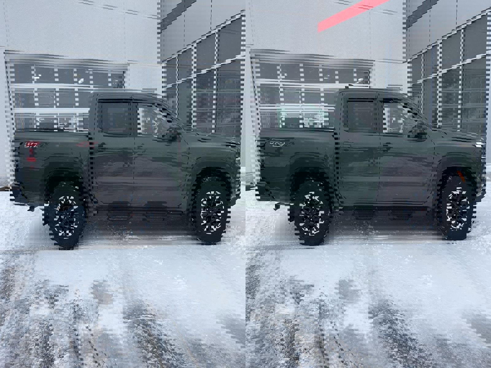 Used 2023 Nissan Frontier PRO-4X w/ Technology Package image 26