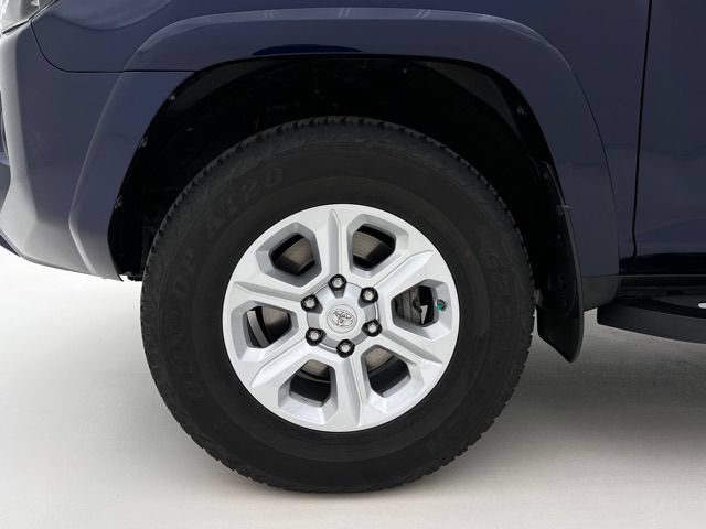 Used 2021 Toyota 4Runner SR5 AWD/4WD image 27
