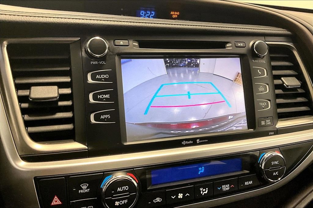 Used 2015 Toyota Highlander XLE image 30