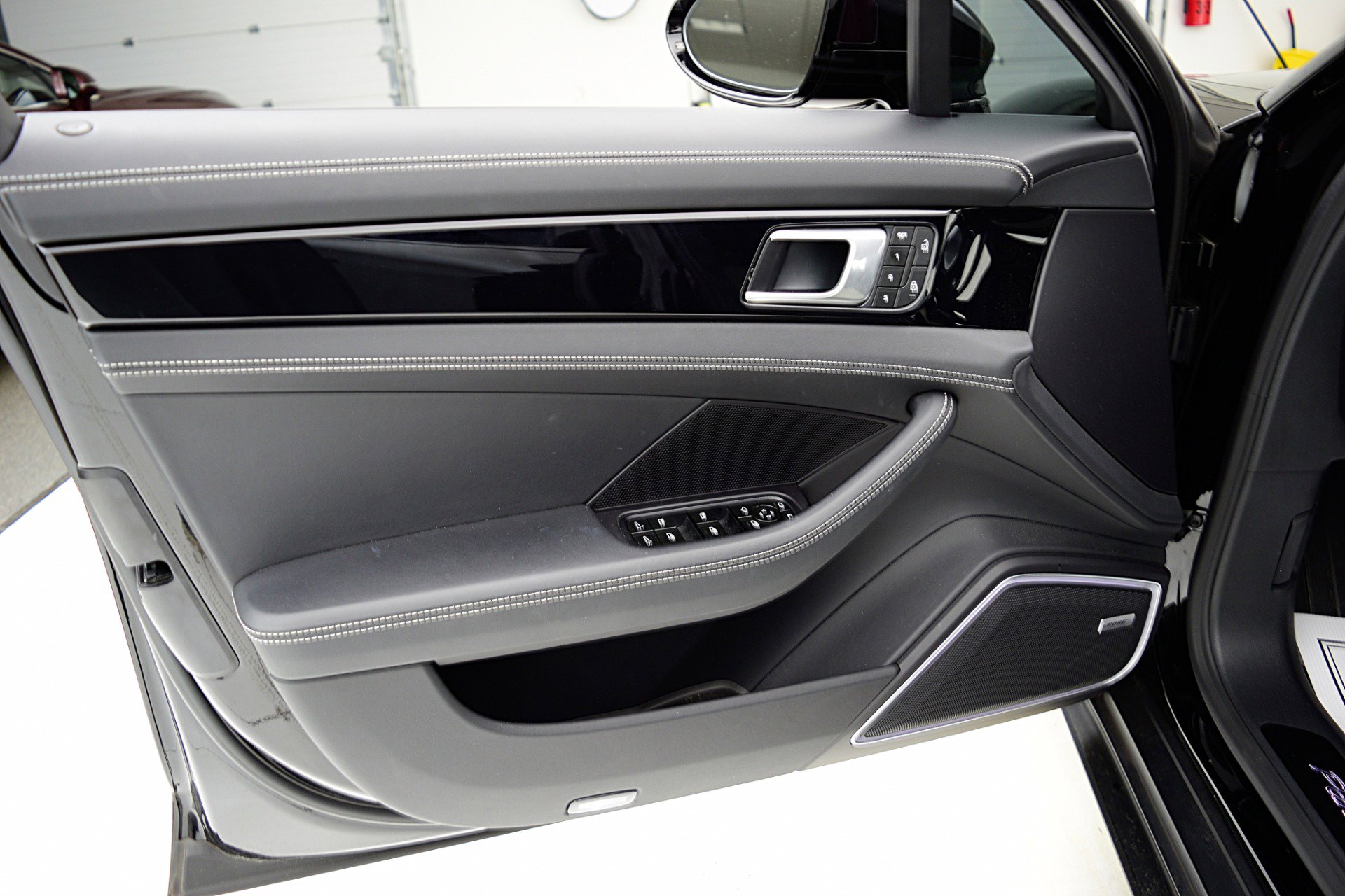 Used 2023 Porsche Panamera GTS image 38