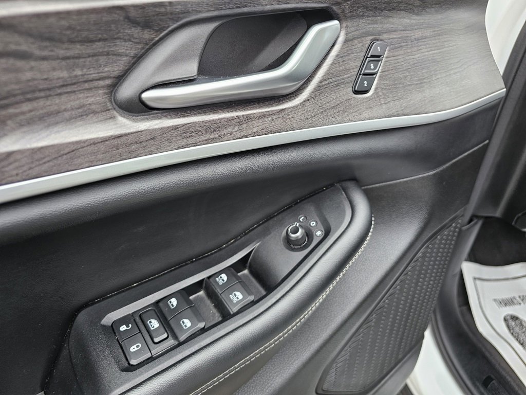 Used 2024 Jeep Grand Cherokee Limited image 17