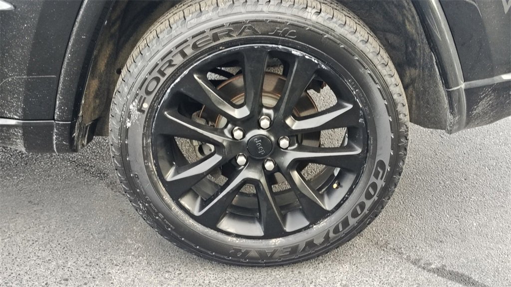 Used 2019 Jeep Grand Cherokee Altitude image 29