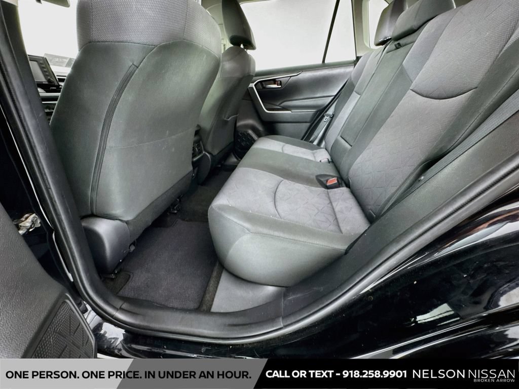 Used 2020 Toyota RAV4 XLE FWD image 22