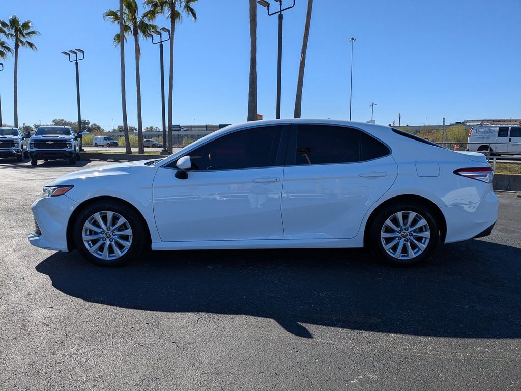 Used 2020 Toyota Camry LE image 7