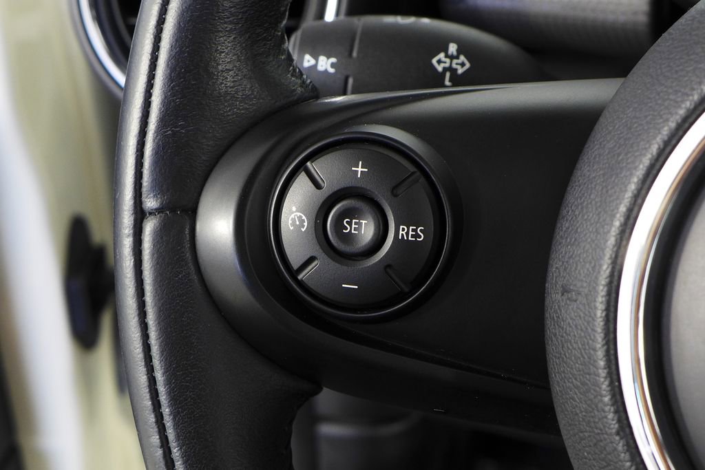 Used 2015 MINI Cooper 2-Door Hardtop image 29