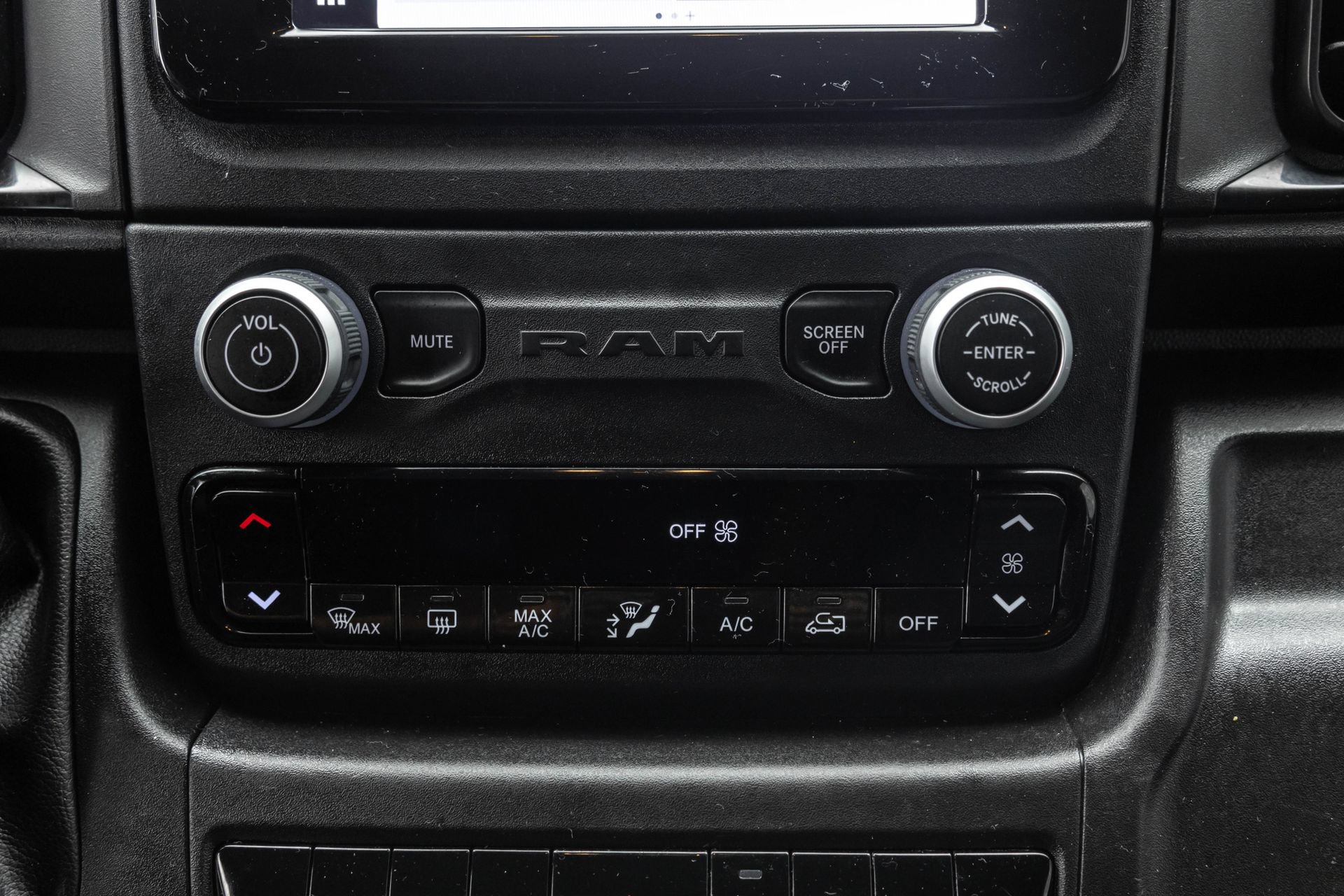 Used 2023 RAM ProMaster 2500 FWD image 24