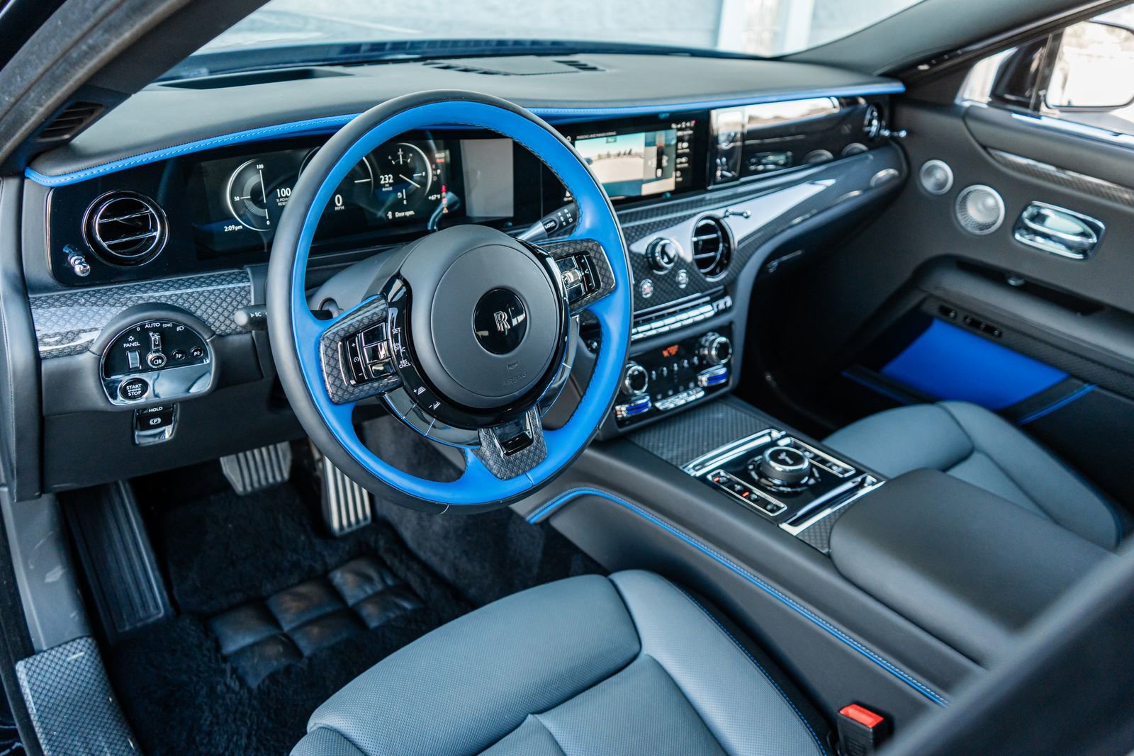 Used 2025 Rolls-Royce Ghost Black Badge image 32