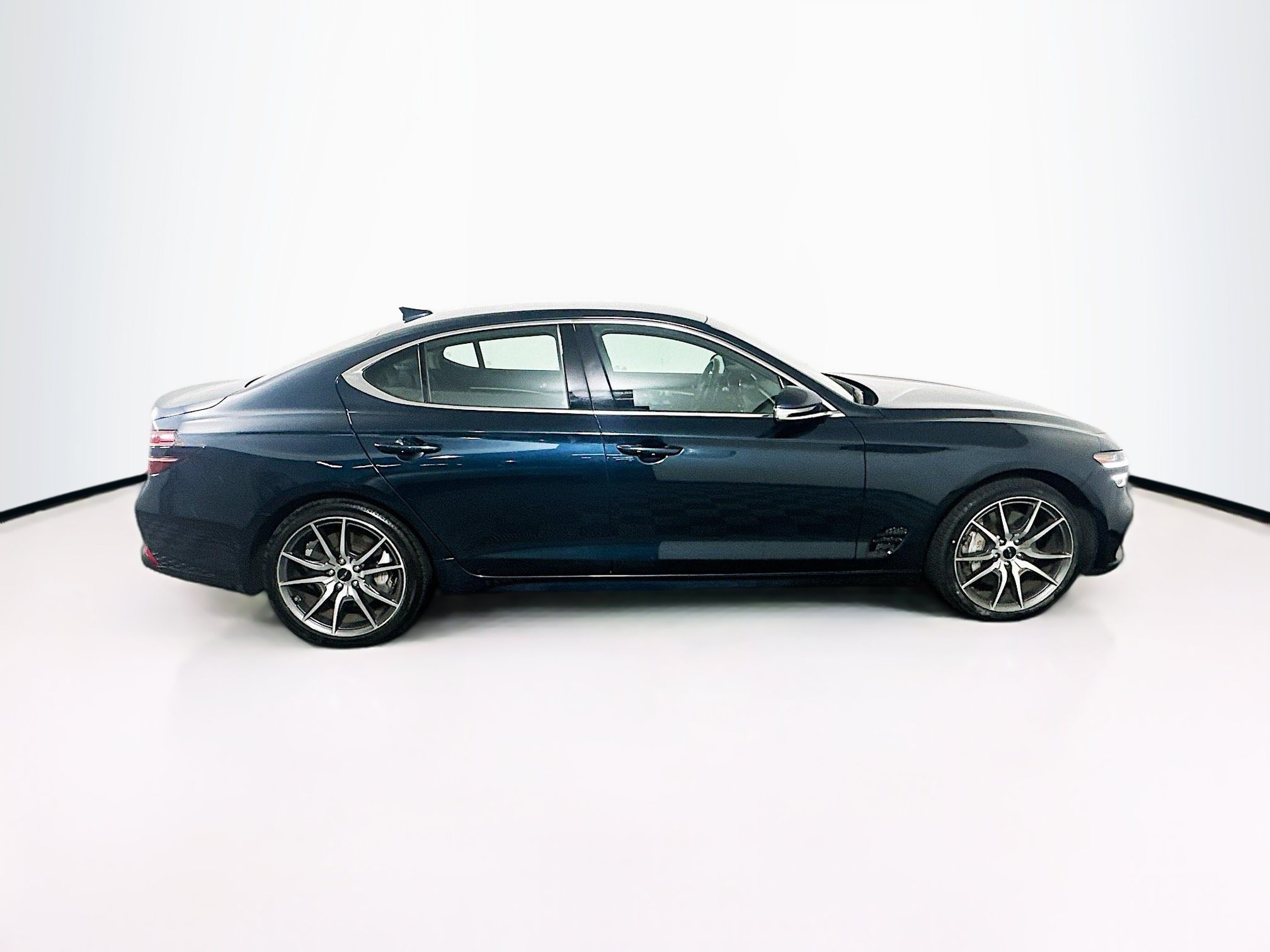 Used 2025 Genesis G70 2.5T RWD image 10