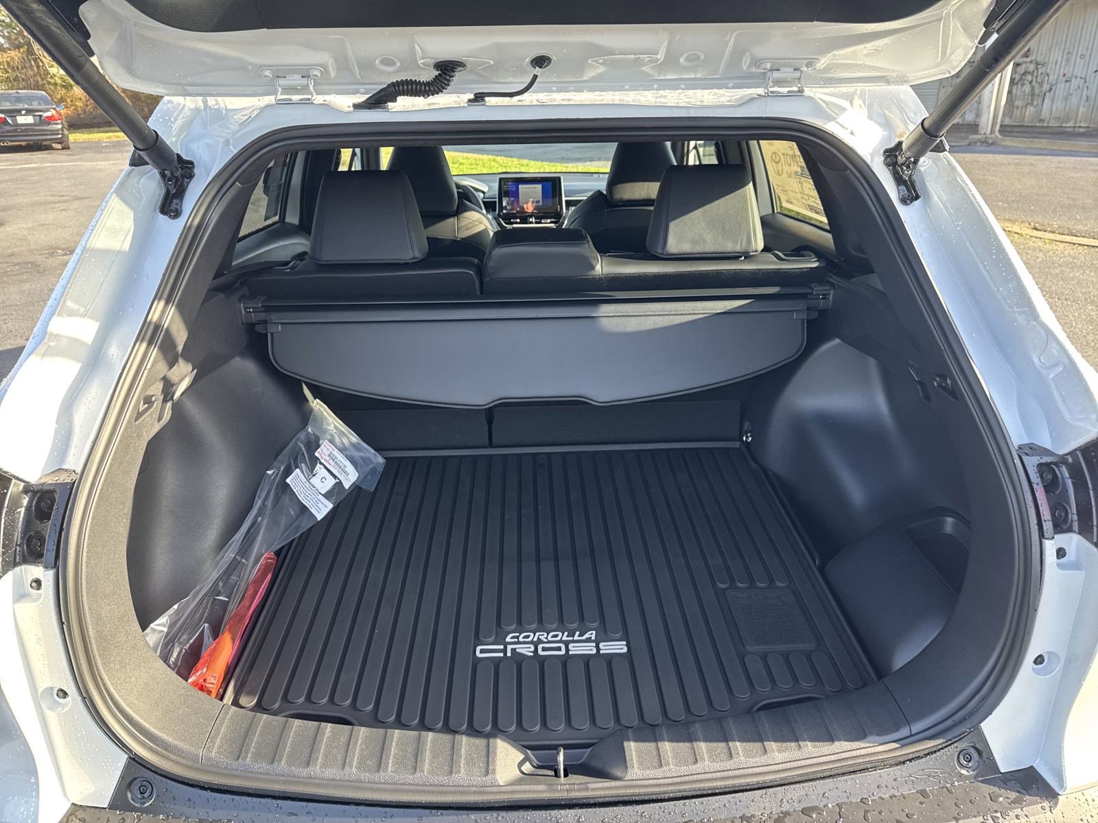 New 2025 Toyota Corolla Cross AWD Hybrid w/ Convenience Package image 39