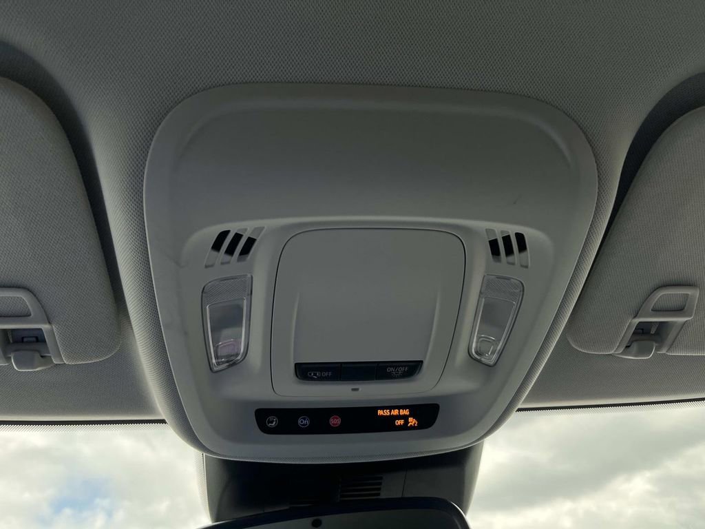 Used 2025 Buick Envision Preferred image 35