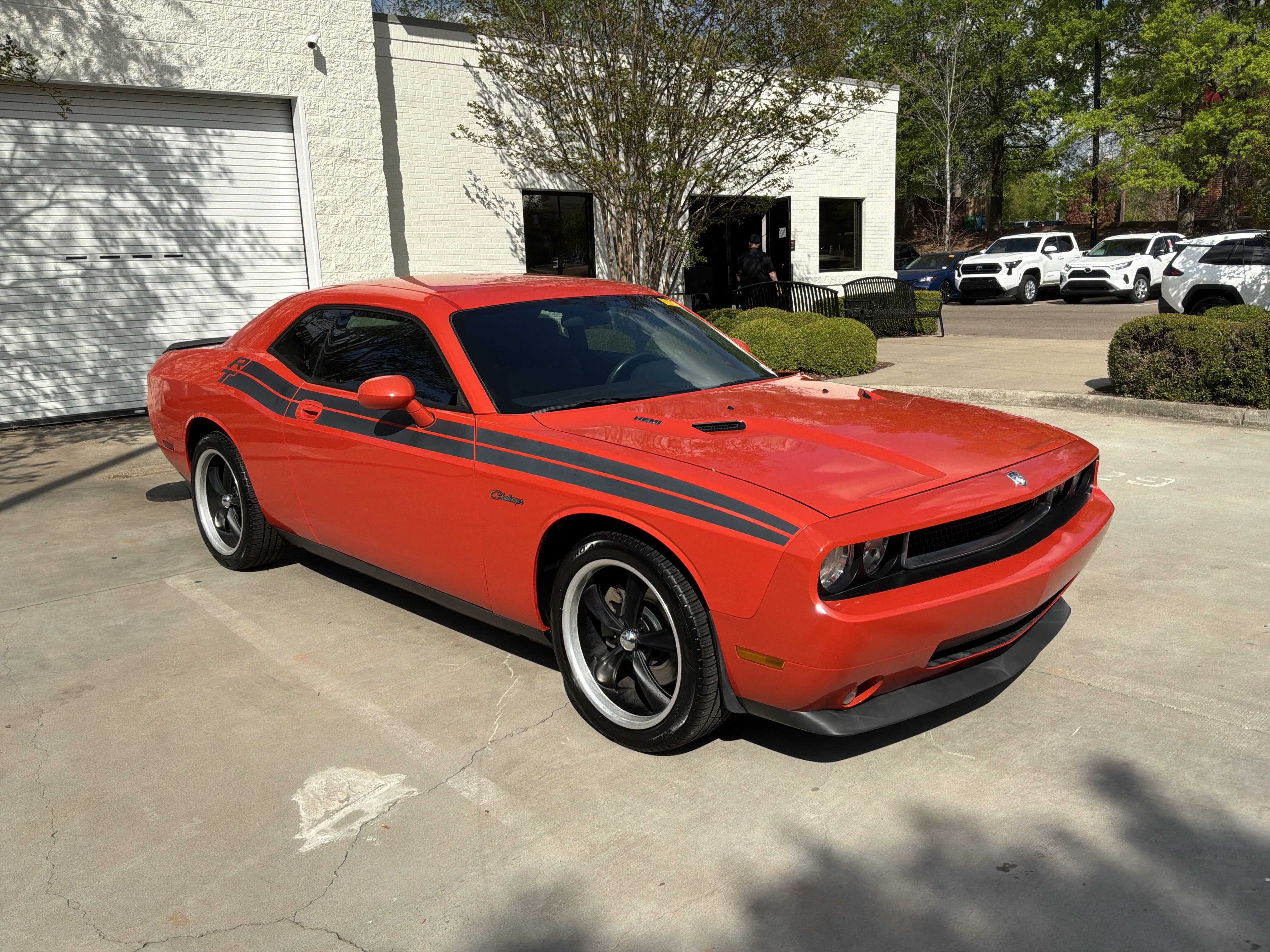 Used 2010 Dodge Challenger R/T image 2