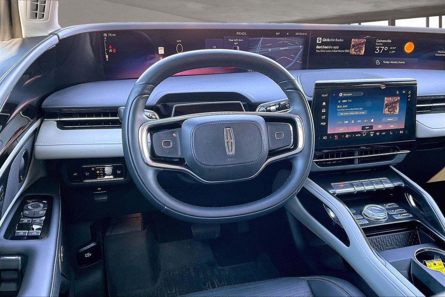 Used 2024 Lincoln Nautilus Reserve w/ Equipment Group 202A image 8