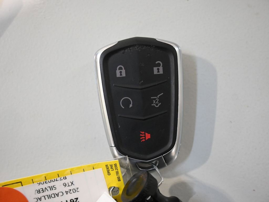 Used 2024 Cadillac XT6 Premium Luxury w/ Technology Package image 26