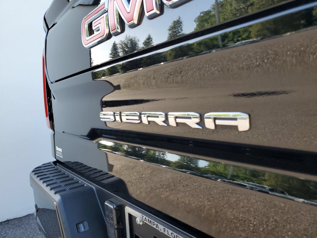 Used 2024 GMC Sierra 1500 AT4 w/ Technology Package AWD/4WD image 7