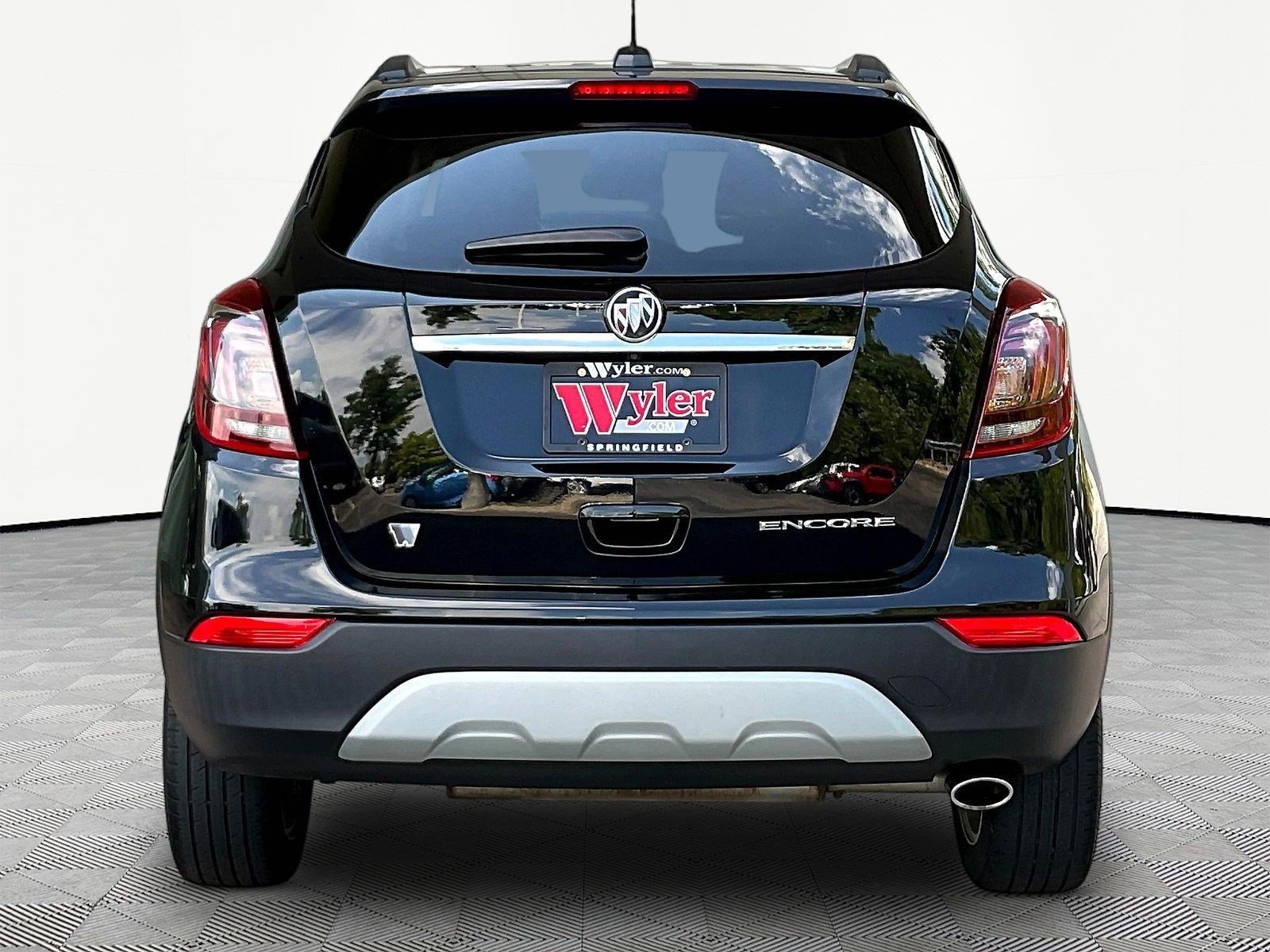 Used 2021 Buick Encore Preferred w/ Safety Package FWD image 5
