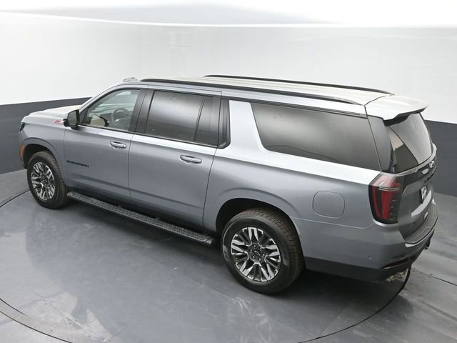 Used 2025 Chevrolet Suburban Z71 image 31
