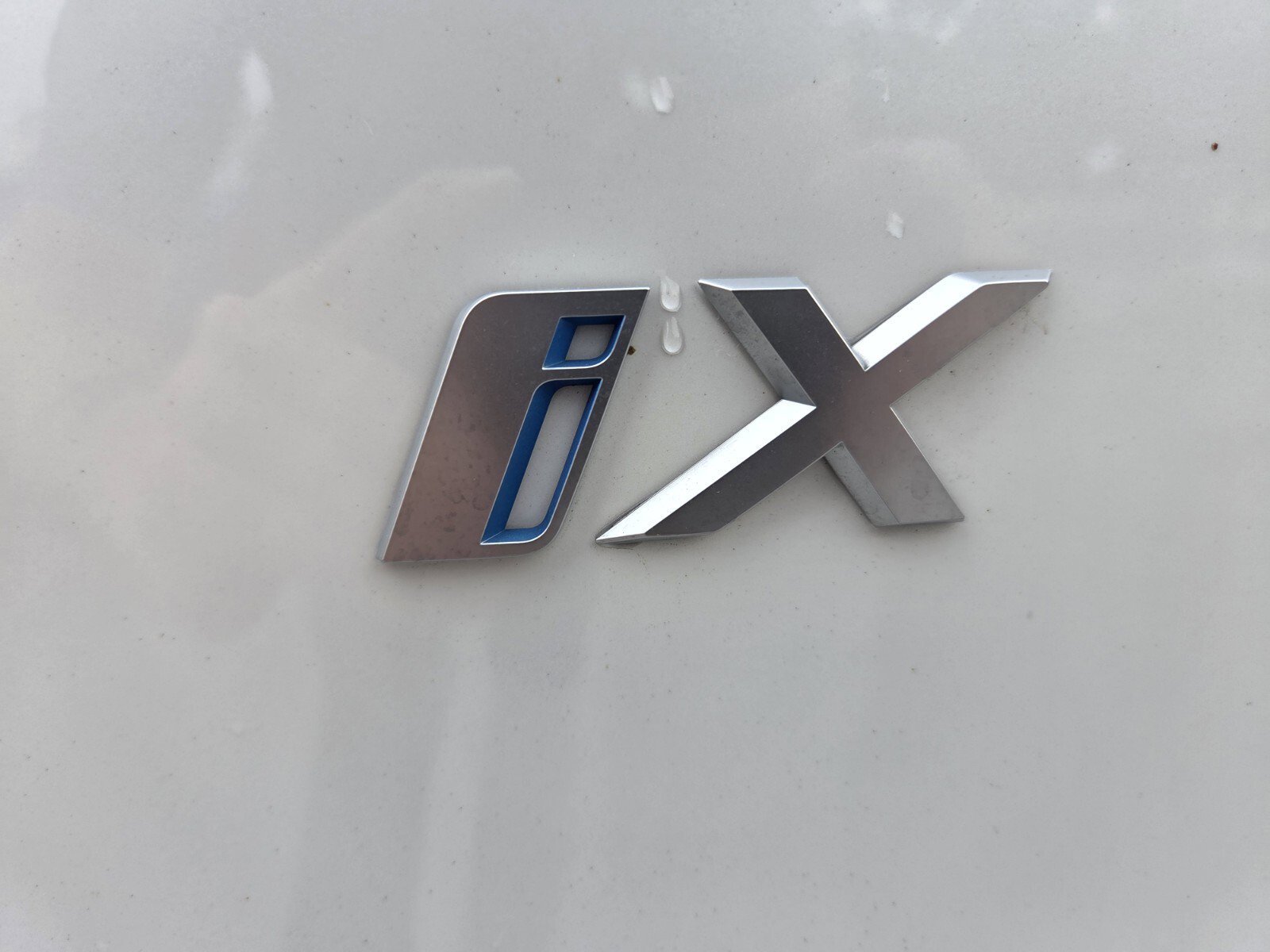 Used 2024 BMW iX xDrive50 w/ Premium Package image 14