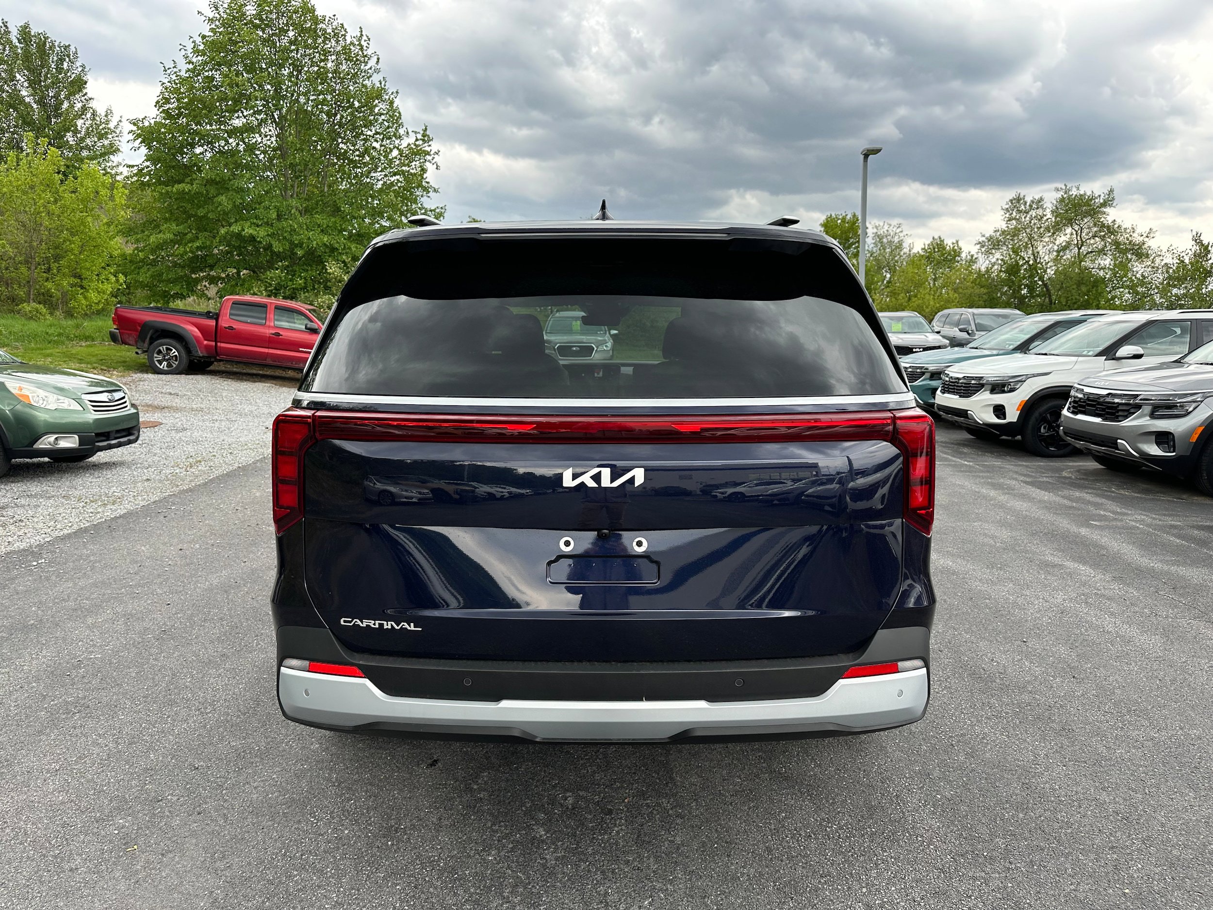 New 2026 Kia Carnival EX FWD image 6
