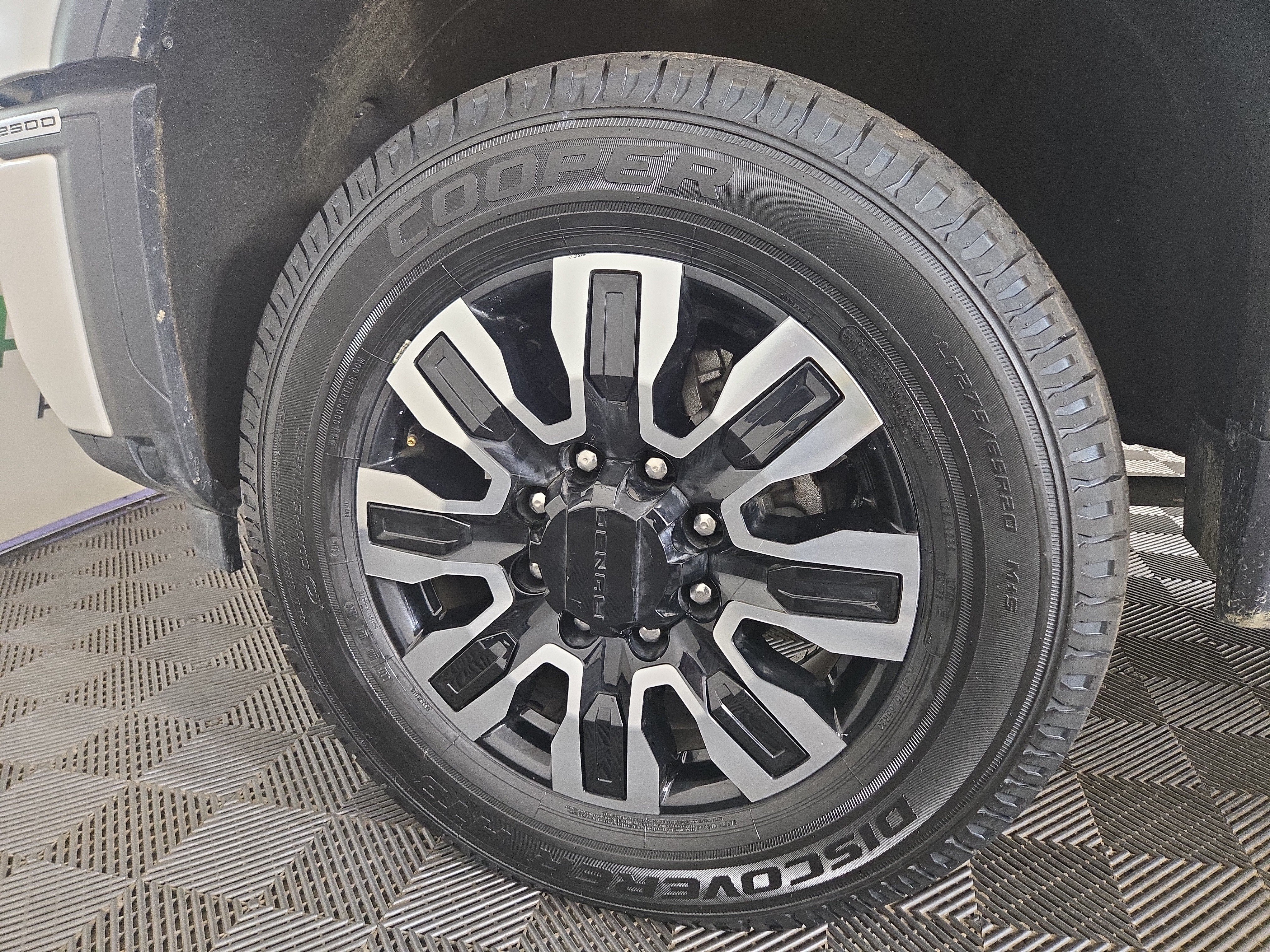 Certified 2024 GMC Sierra 2500 Denali Ultimate AWD/4WD image 35