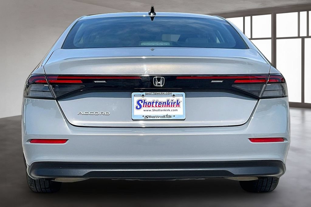 Certified 2025 Honda Accord SE image 5