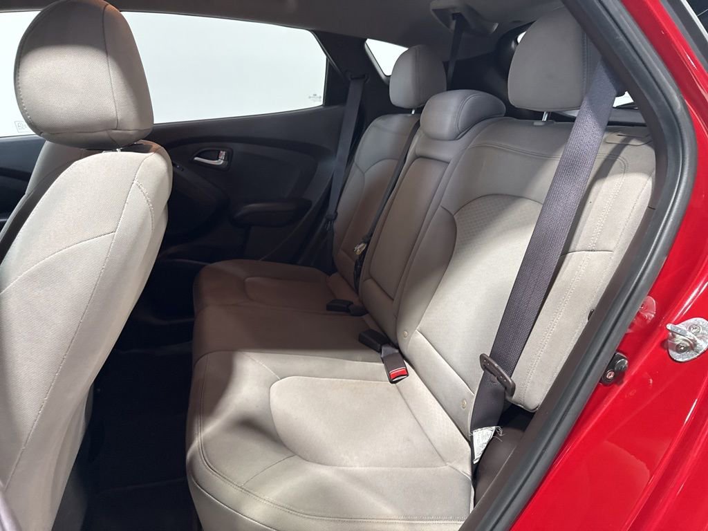 Used 2012 Hyundai Tucson GL image 23