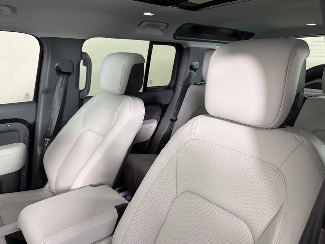 New 2026 Land Rover Defender 110 S AWD/4WD image 6