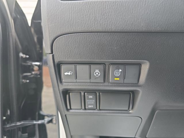 Used 2024 Nissan Armada SL w/ Captain's Chairs Package image 43