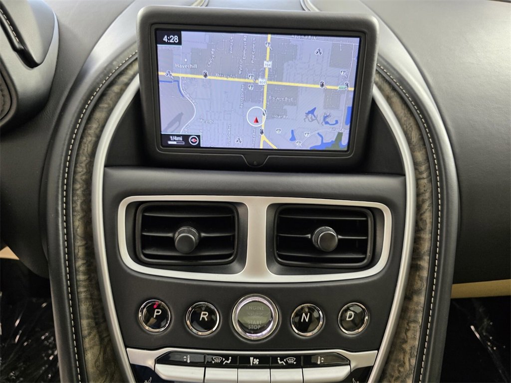 Used 2023 Aston Martin DB11 Coupe image 19