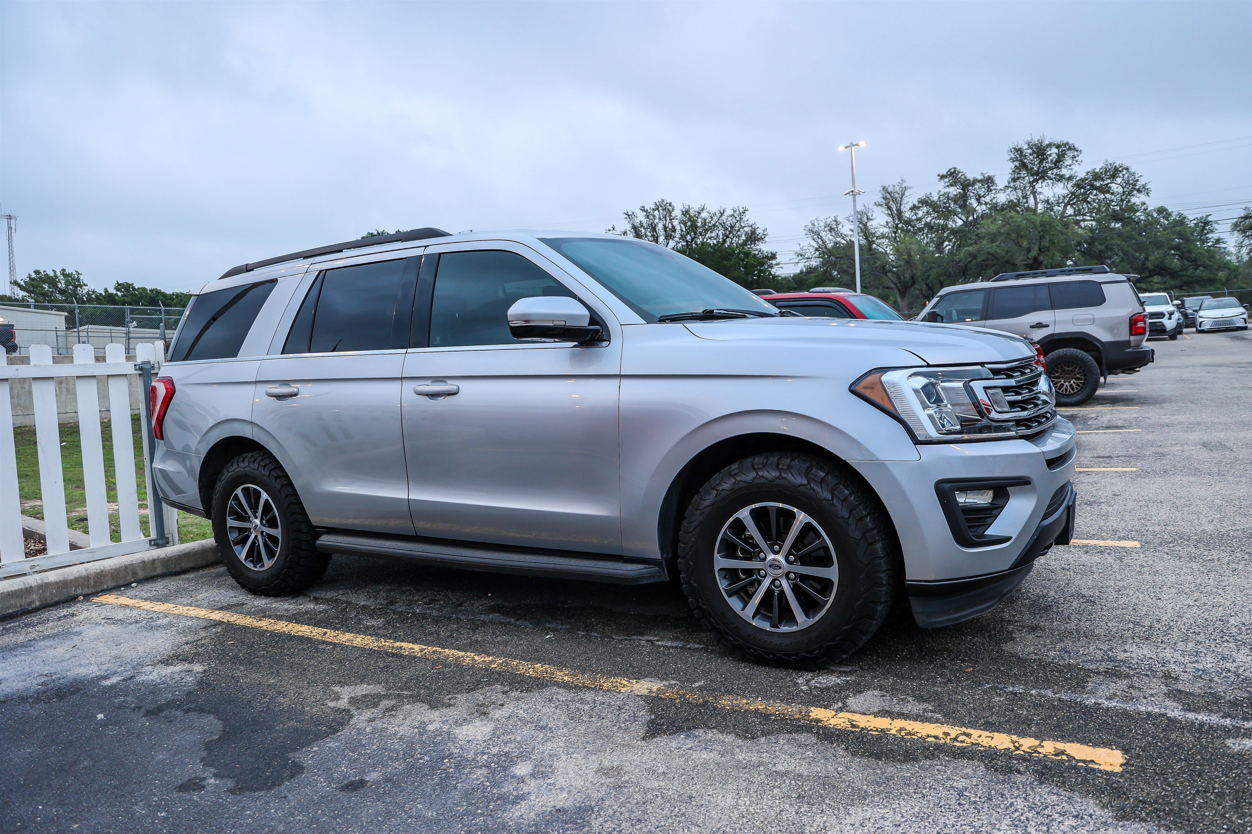 Used 2019 Ford Expedition XLT w/ Equipment Group 201A AWD/4WD image 7