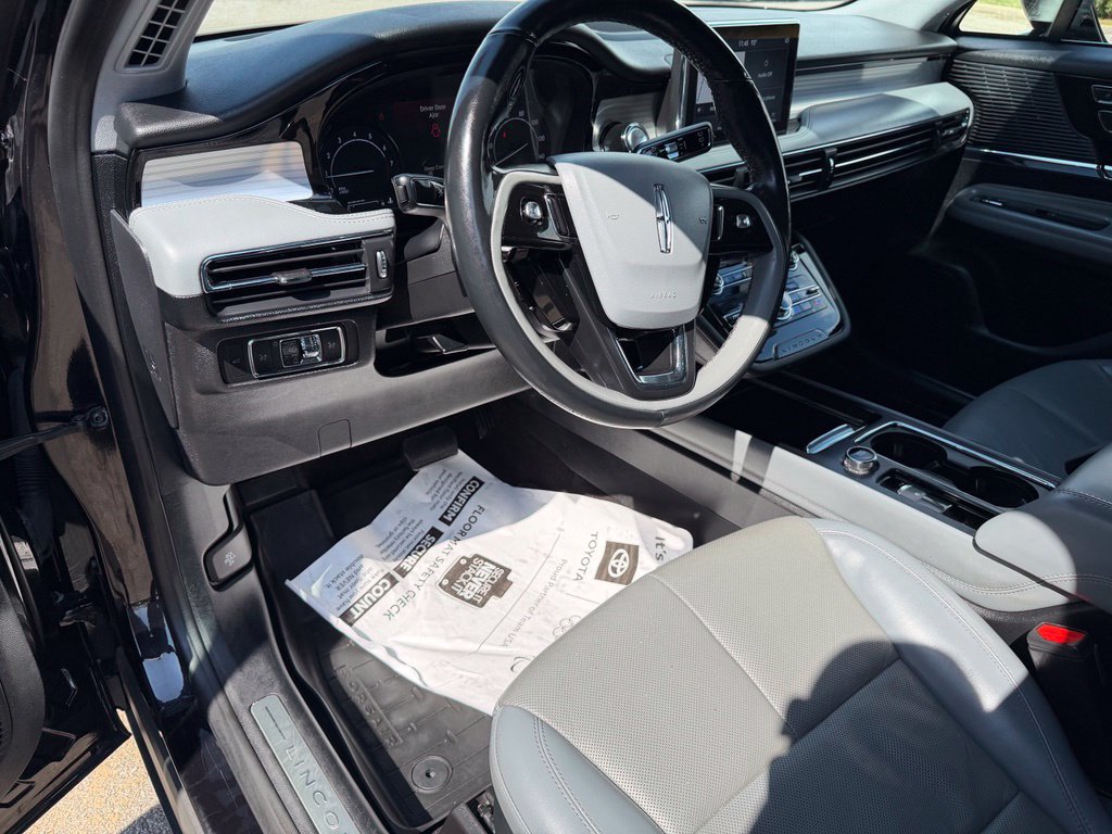 Used 2022 Lincoln Corsair AWD w/ Premium Package image 14