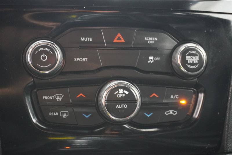 Used 2019 Chrysler 300 S RWD image 17