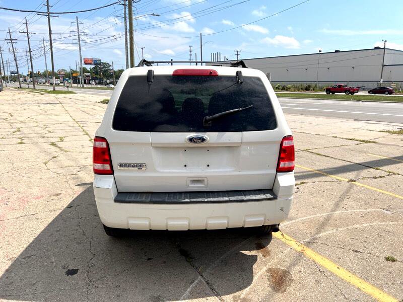 Used 2010 Ford Escape XLT image 4