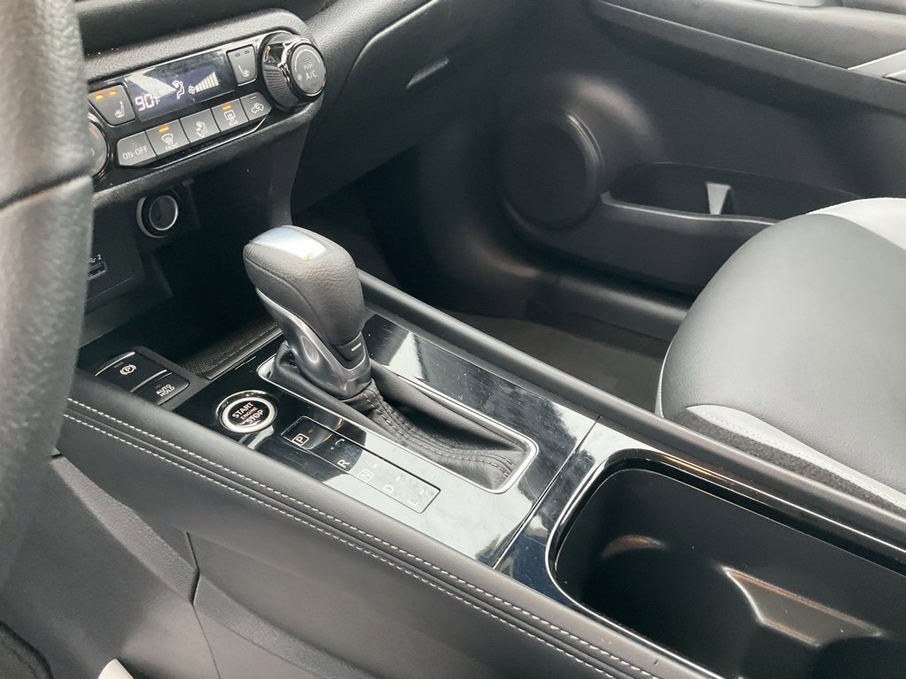 Used 2023 Nissan Kicks SR w/ SR Premium Package image 20