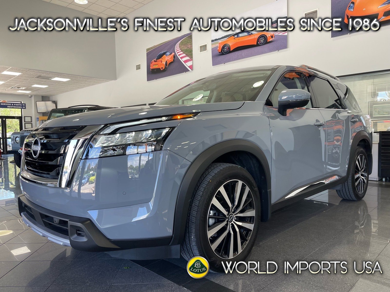 Used 2025 Nissan Pathfinder Platinum FWD image 1