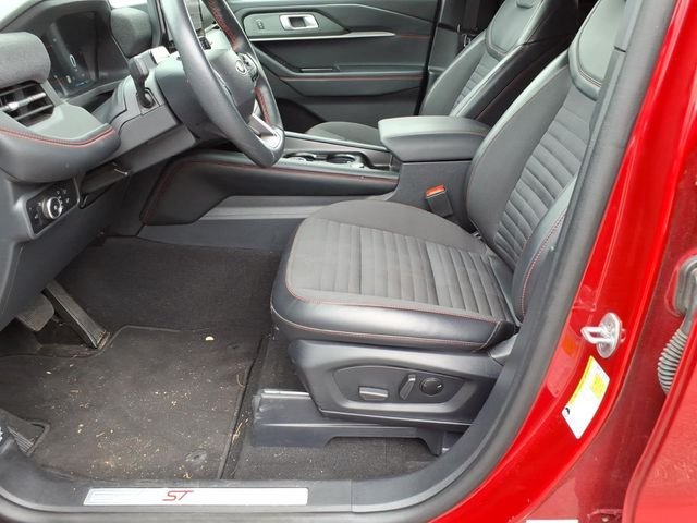 Used 2025 Ford Explorer ST-Line AWD/4WD image 16