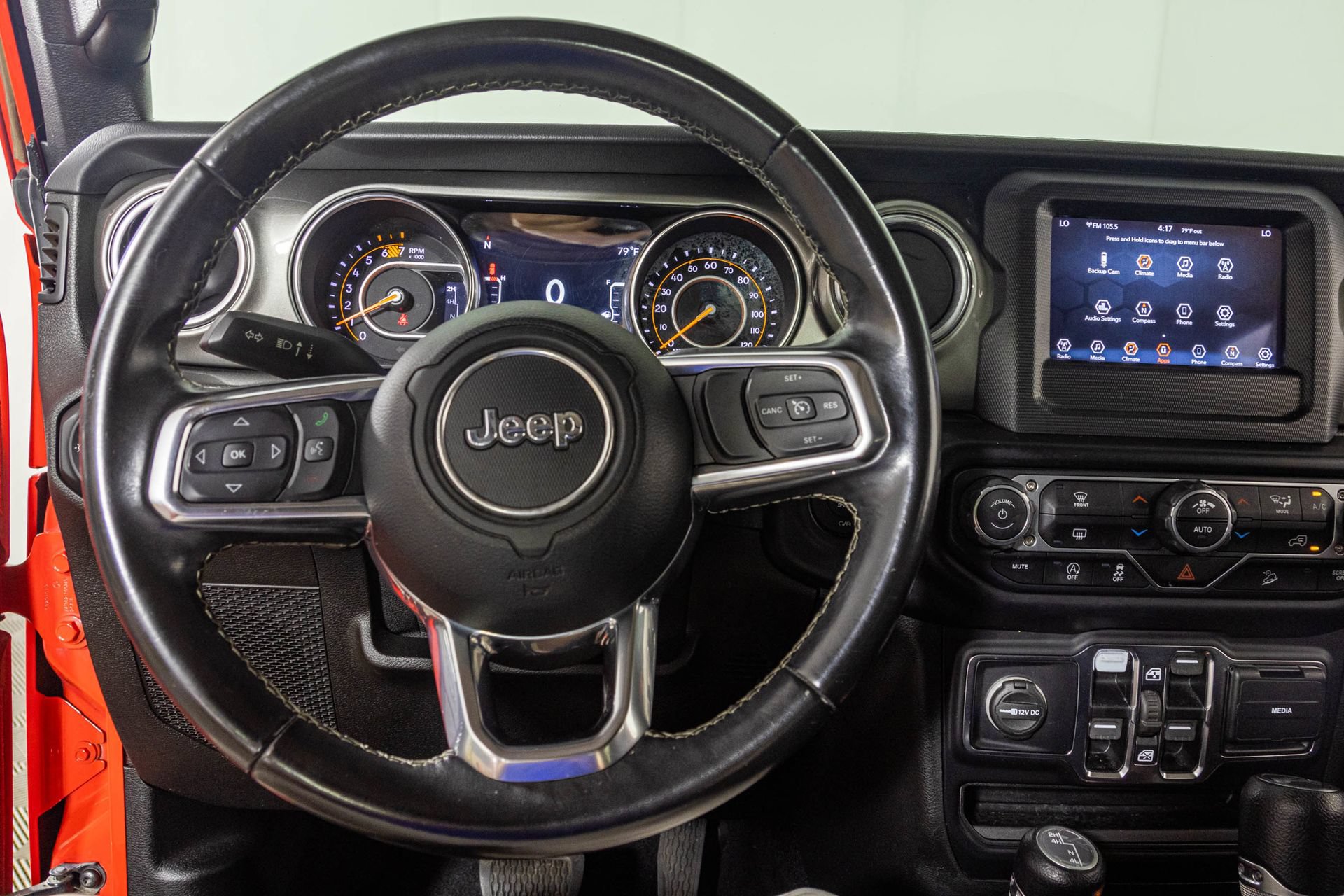 Used 2019 Jeep Wrangler Unlimited Sahara AWD/4WD image 28
