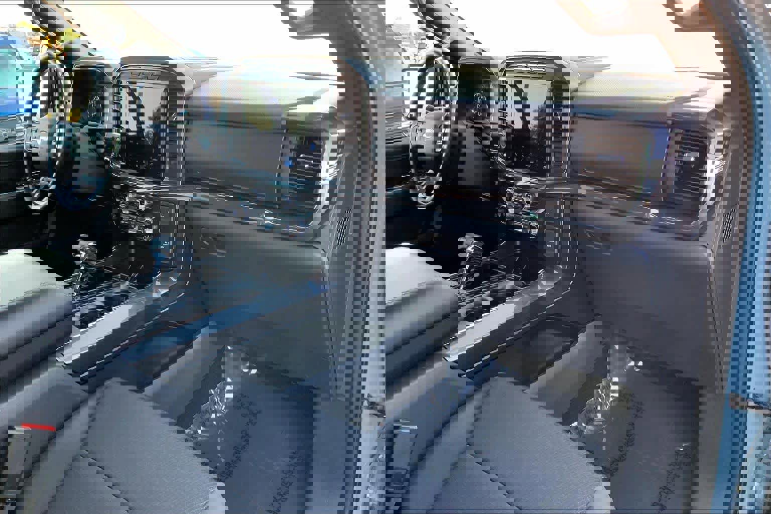 Used 2023 Ford F150 XLT w/ Equipment Group 302A High image 17