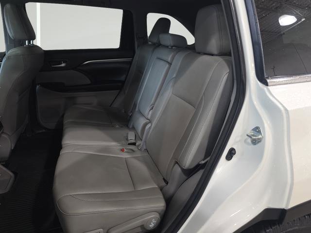 Used 2018 Toyota Highlander Limited AWD/4WD image 26