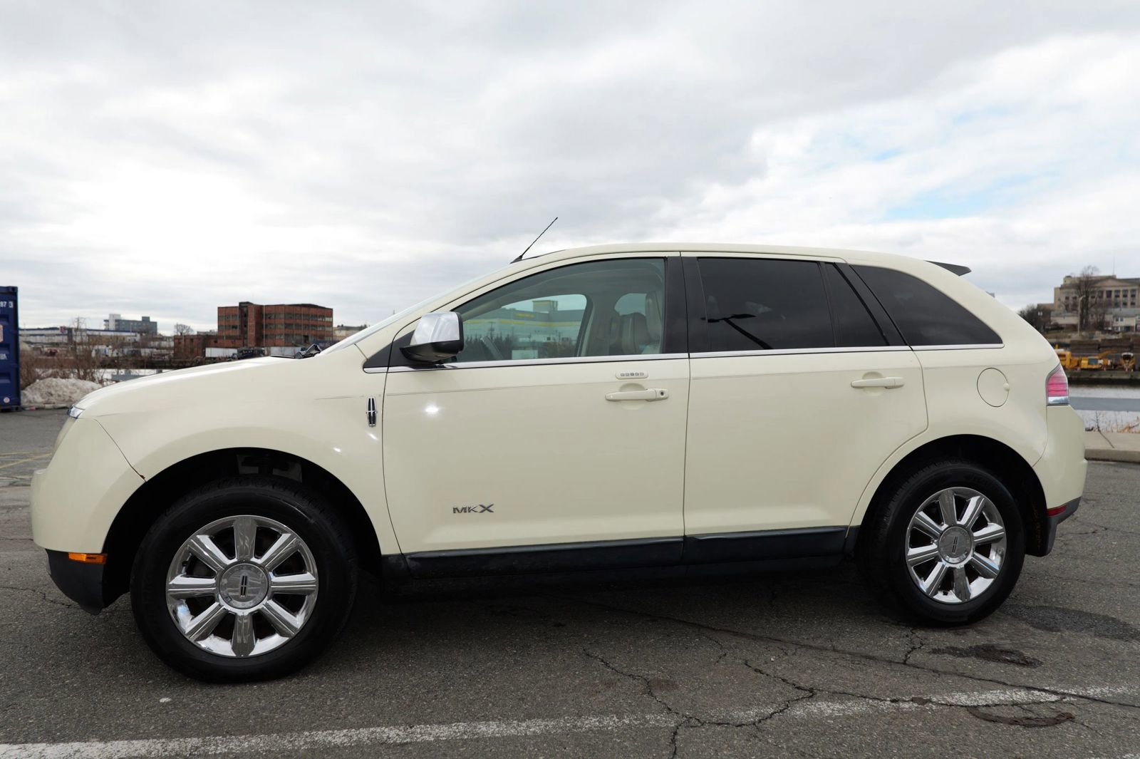 Used 2008 Lincoln MKX AWD image 4