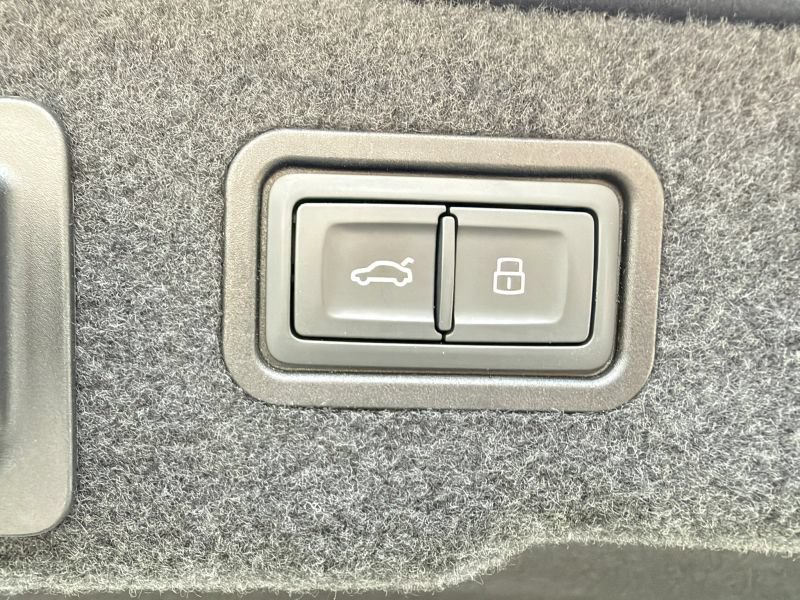 Used 2020 Audi S8 L AWD/4WD image 35
