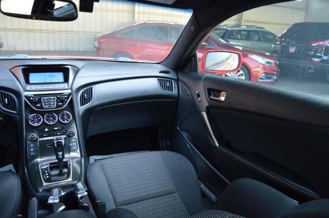 Used 2014 Hyundai Genesis 2.0T image 40