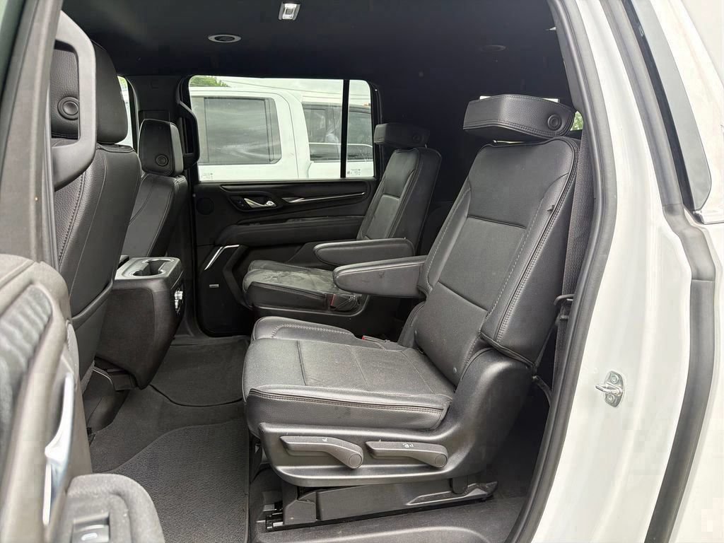 Used 2024 GMC Yukon XL Denali AWD/4WD image 27
